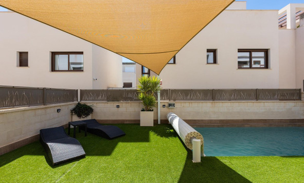 Herverkoop - 3. Vrijstaande villa - Rojales - Pueblo bravo