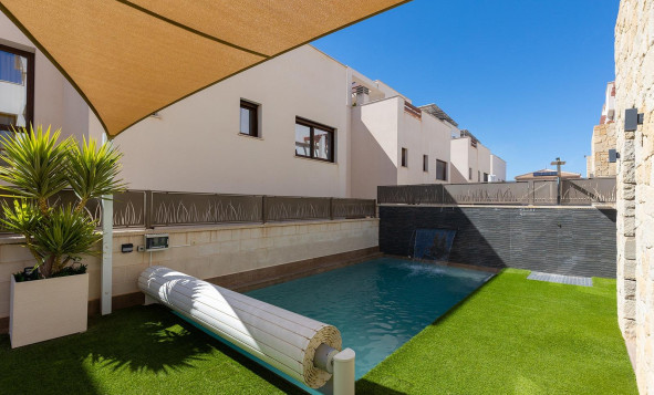 Herverkoop - 3. Vrijstaande villa - Rojales - Pueblo bravo