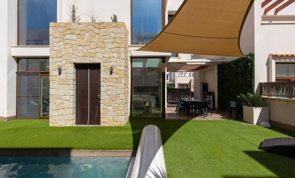 Herverkoop - 3. Vrijstaande villa - Rojales - Pueblo bravo