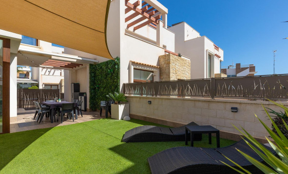 Herverkoop - 3. Vrijstaande villa - Rojales - Pueblo bravo