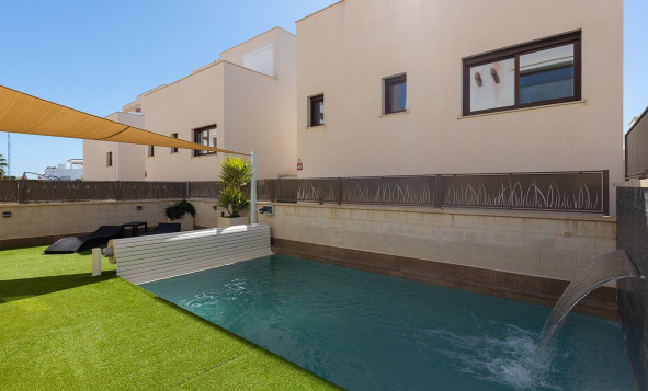 Herverkoop - 3. Vrijstaande villa - Rojales - Pueblo bravo