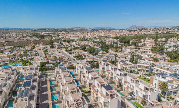 Herverkoop - 3. Vrijstaande villa - Rojales - Pueblo bravo