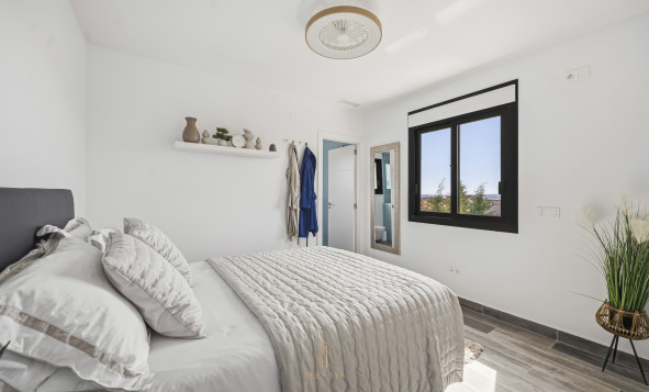 Herverkoop - 3. Vrijstaande villa - Torrevieja - Costa Blanca Zuid