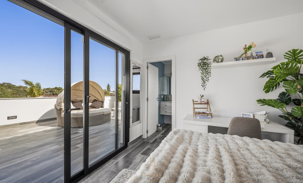 Herverkoop - 3. Vrijstaande villa - Torrevieja - Costa Blanca Zuid