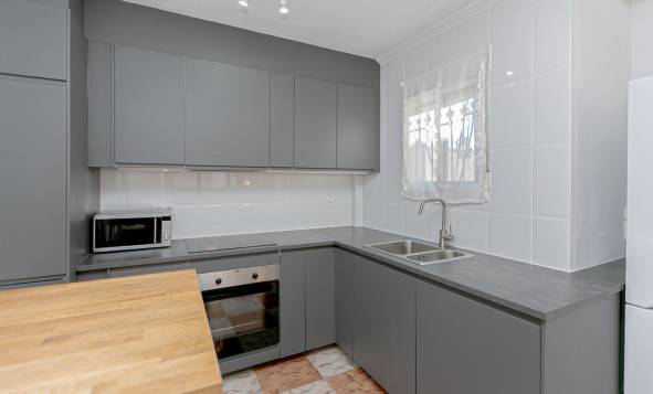 Resale - 4. Semi-detached villa - Playa Flamenca - Costa Blanca South