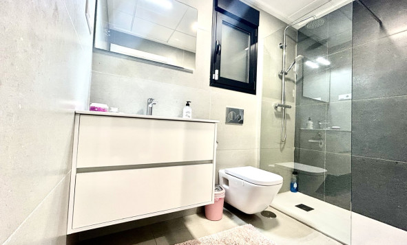 Reventa - 3. Casa indepiende - Los Balcones - Costa Blanca Sur