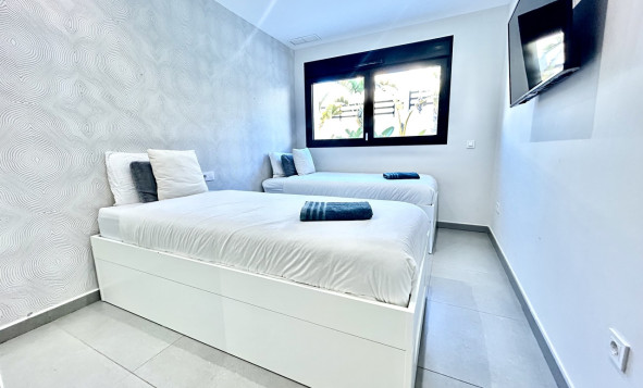 Reventa - 3. Casa indepiende - Los Balcones - Costa Blanca Sur