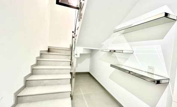 Reventa - 3. Casa indepiende - Los Balcones - Costa Blanca Sur