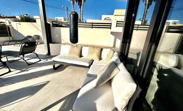 Reventa - 3. Casa indepiende - Los Balcones - Costa Blanca Sur