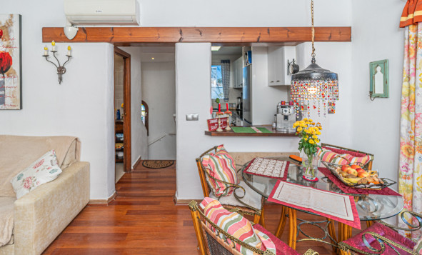 Resale - 4. Semi-detached villa - Villamartin - Costa Blanca South