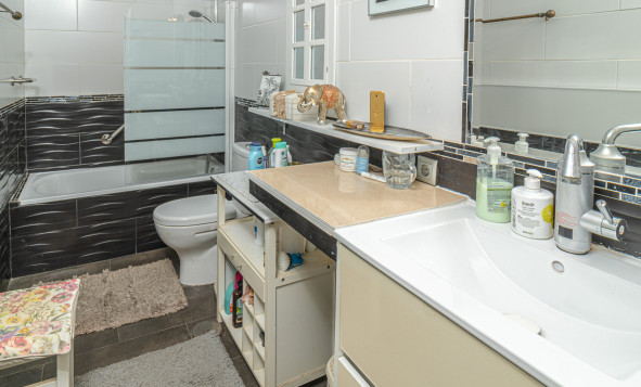 Resale - 4. Semi-detached villa - Villamartin - Costa Blanca South