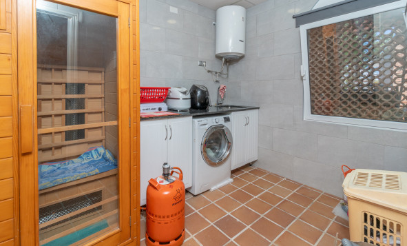 Resale - 4. Semi-detached villa - Villamartin - Costa Blanca South