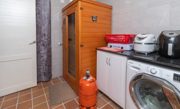 Resale - 4. Semi-detached villa - Villamartin - Costa Blanca South