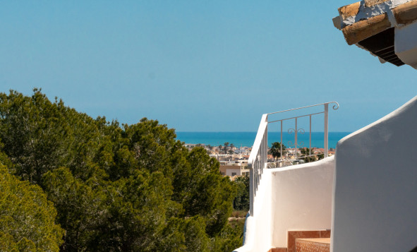 Resale - 4. Semi-detached villa - Villamartin - Costa Blanca South