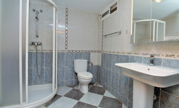 Resale - 3. Detached house - Villamartin - Costa Blanca South