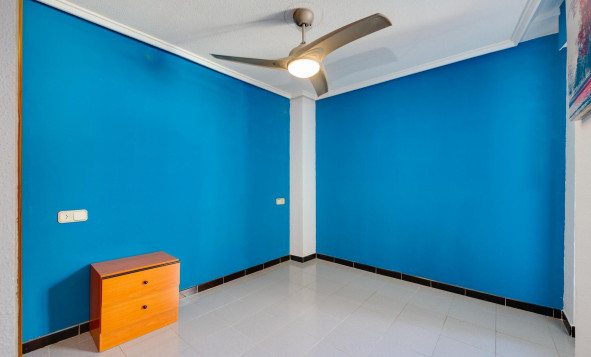 Resale - 1. Apartment / flat - Torrevieja - Playa de Los Locos-Curva del Palangre