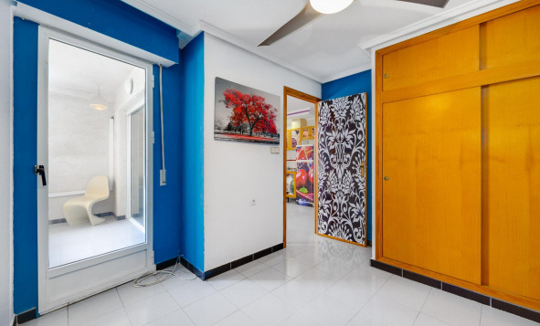 Resale - 1. Apartment / flat - Torrevieja - Playa de Los Locos-Curva del Palangre