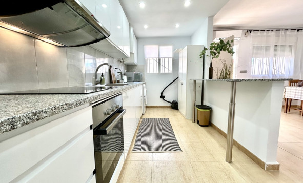 Reventa - 1. Apartamento / piso - Villamartin - Costa Blanca Sur