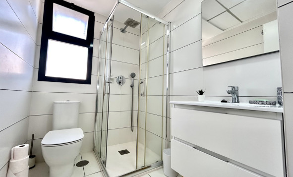 Reventa - 1. Apartamento / piso - Villamartin - Costa Blanca Sur