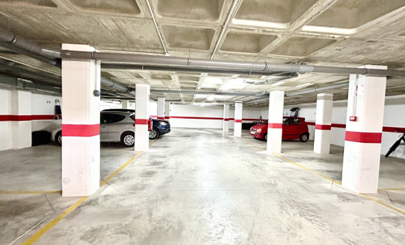 Reventa - 1. Apartamento / piso - Villamartin - Costa Blanca Sur