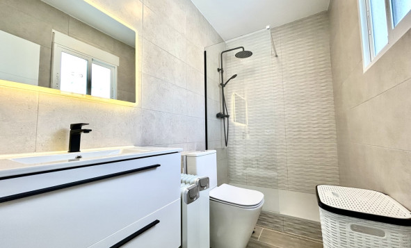 Resale - 3. Detached house - Villamartin - Costa Blanca South