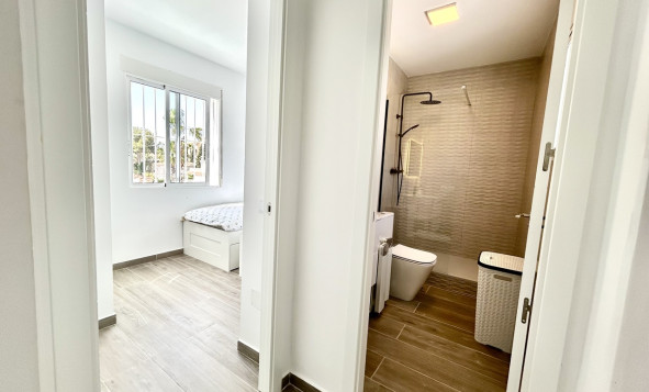 Resale - 3. Detached house - Villamartin - Costa Blanca South