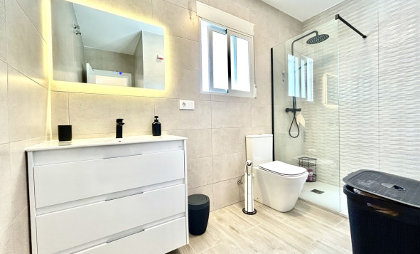 Resale - 3. Detached house - Villamartin - Costa Blanca South