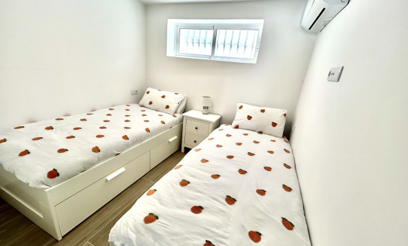 Resale - 3. Detached house - Villamartin - Costa Blanca South