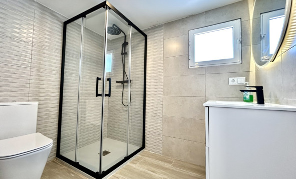 Resale - 3. Detached house - Villamartin - Costa Blanca South