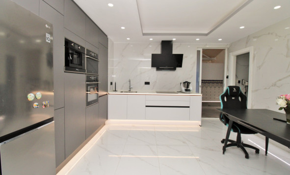 Resale - 1. Apartment / flat - Torrevieja - Costa Blanca South