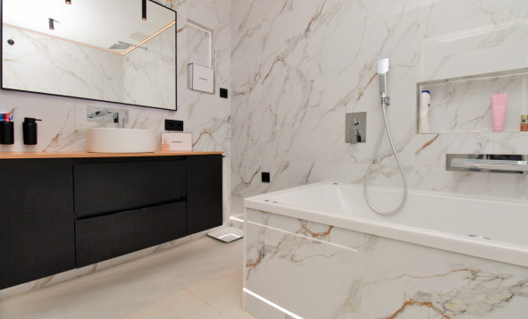 Resale - 1. Apartment / flat - Torrevieja - Costa Blanca South