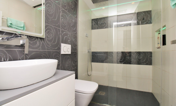 Resale - 1. Apartment / flat - Torrevieja - Costa Blanca South