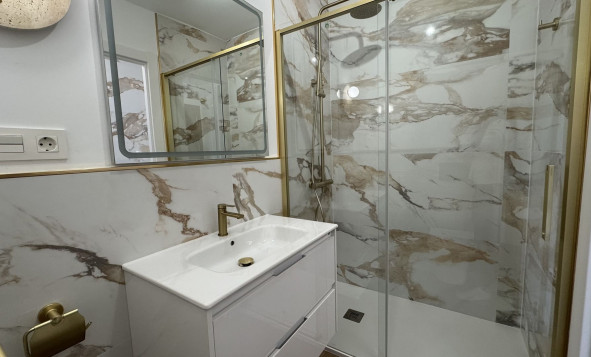 Reventa - 1. Apartamento / piso - Punta Prima - Costa Blanca Sur