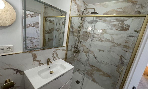 Reventa - 1. Apartamento / piso - Punta Prima - Costa Blanca Sur