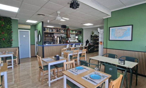 Reventa - Propiedades comerciales - Torrevieja - Puerto