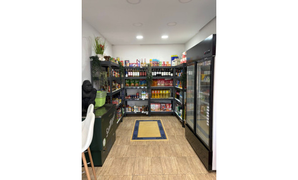 Reventa - Propiedades comerciales - Torrevieja - Puerto