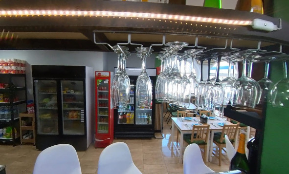 Reventa - Propiedades comerciales - Torrevieja - Puerto