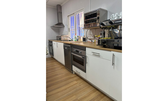 Reventa - Propiedades comerciales - Torrevieja - Puerto