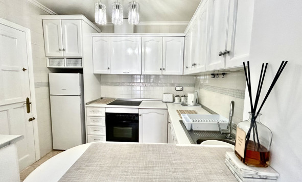 Resale - 2. Town house - Punta Prima - Costa Blanca South