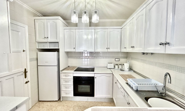 Resale - 2. Town house - Punta Prima - Costa Blanca South