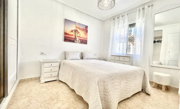 Resale - 2. Town house - Punta Prima - Costa Blanca South