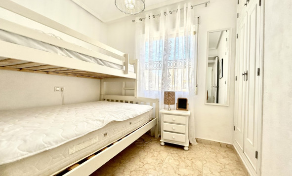 Resale - 2. Town house - Punta Prima - Costa Blanca South