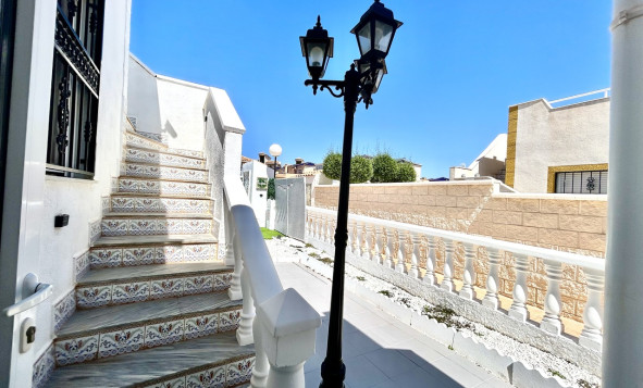 Resale - 2. Town house - Punta Prima - Costa Blanca South