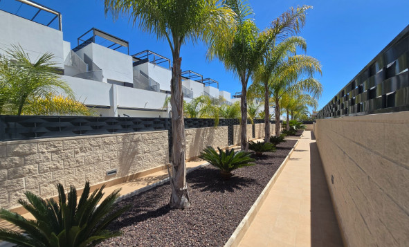 Resale - Townhouse * - Ciudad Quesada * - Doña Pepa *