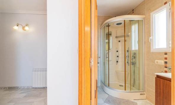 Reventa - 3. Casa indepiende - Torrevieja - Cala de cabo cervera