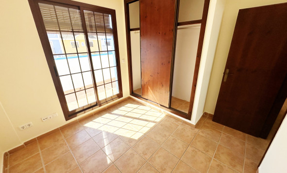 Reventa - 3. Casa indepiende - Roda - Señorio de Roda