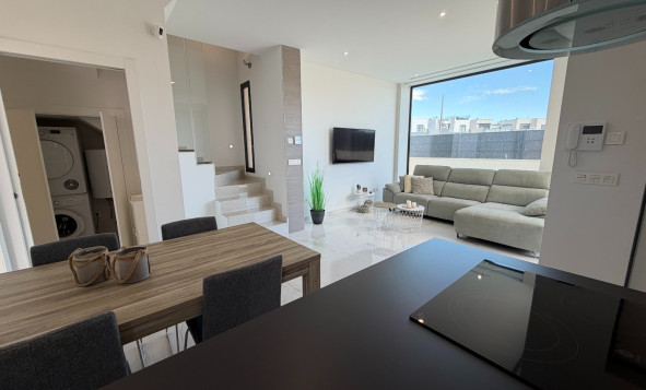 Reventa - 3. Casa indepiende - Ciudad Quesada - La Laguna