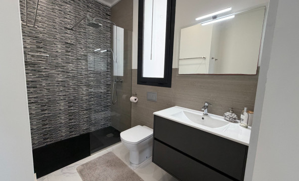 Reventa - 3. Casa indepiende - Ciudad Quesada - La Laguna