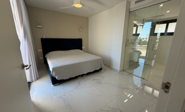 Reventa - 3. Casa indepiende - Ciudad Quesada - La Laguna