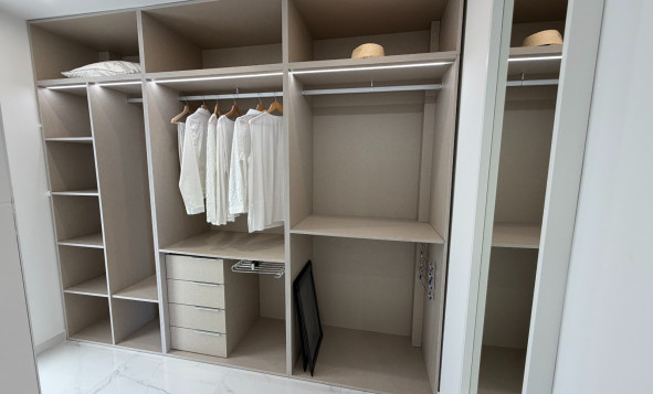 Reventa - 3. Casa indepiende - Ciudad Quesada - La Laguna